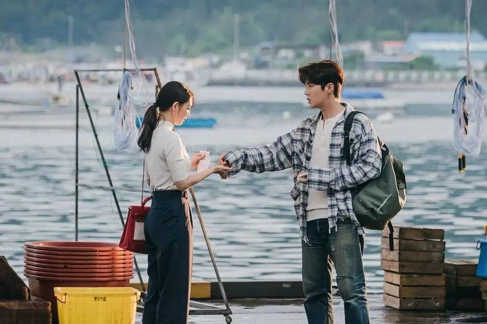 尹惠珍|豆瓣9.0，高质量男性的社交牛逼症，男的女的都不放过