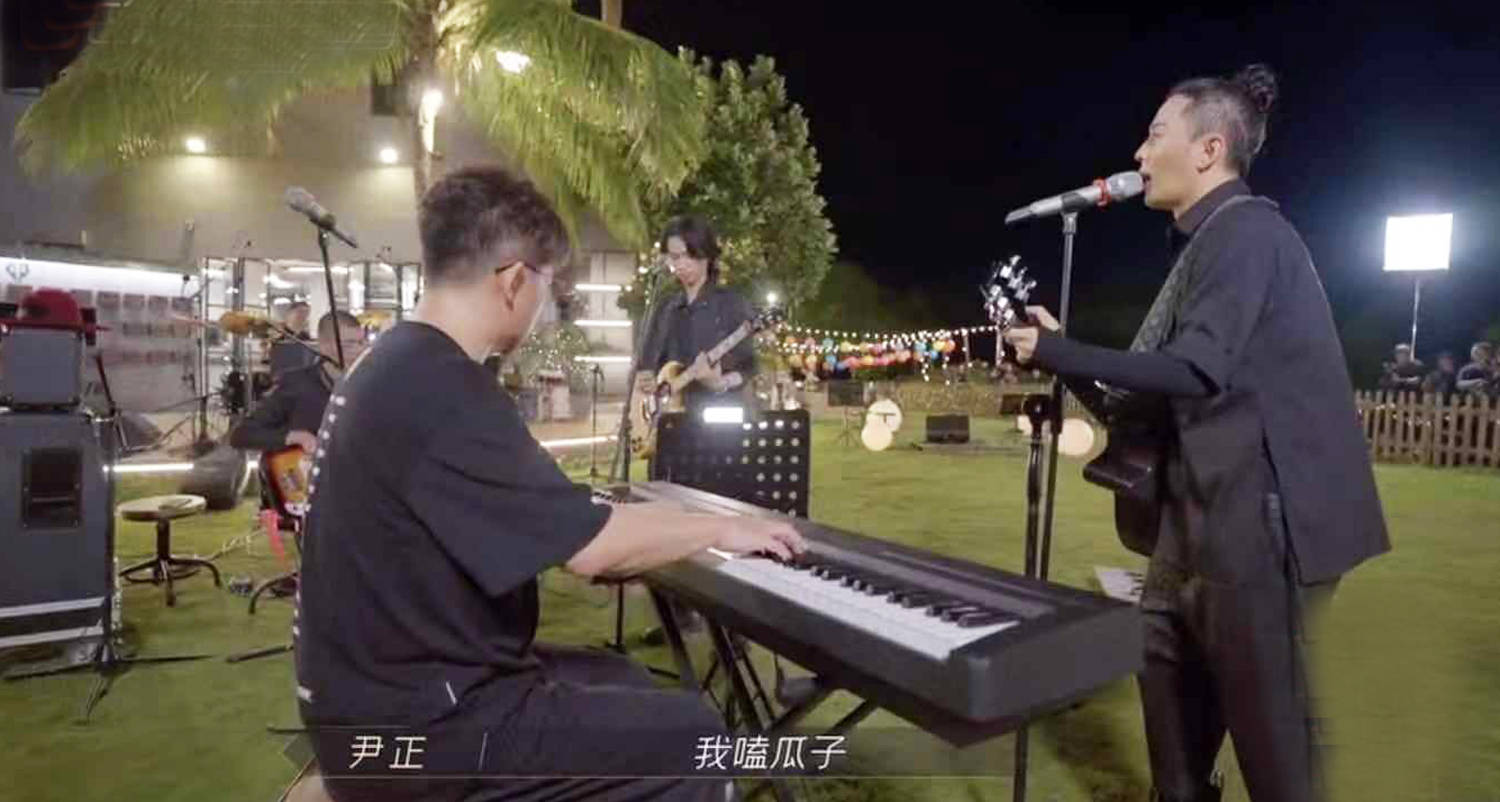 誓师大会|《哥哥》誓师大会温暖催泪，手绘海报脑洞大，黄贯中即兴创作赵文卓出表情包