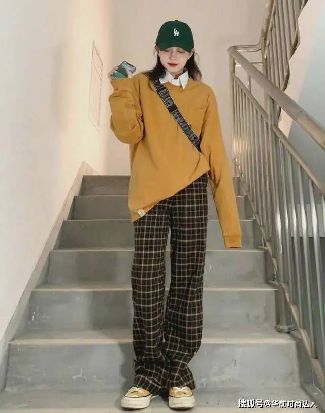 颜色 肤色偏黄偏深的女人，这些颜色的“衣服”尽量避开，显黑还显廉价
