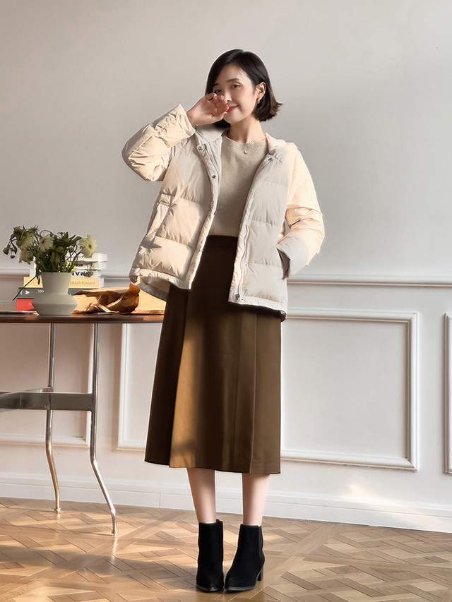 颜色 秋冬季怎么选羽绒服?挑对颜色很重要,今年这几款颜色百搭又高级