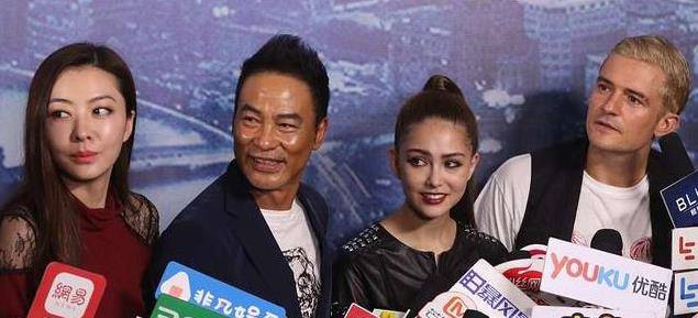 下半身 昆凌化浓妆穿搭时尚，站在一众明星中站C位很吸睛，气质太绝了