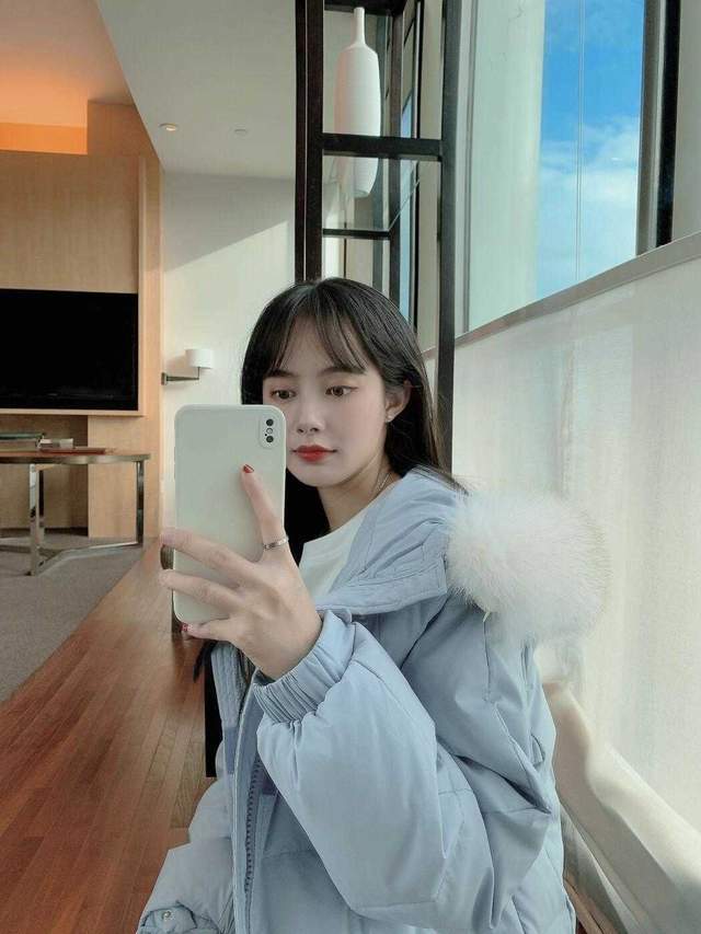 颜色 秋冬季怎么选羽绒服?挑对颜色很重要,今年这几款颜色百搭又高级