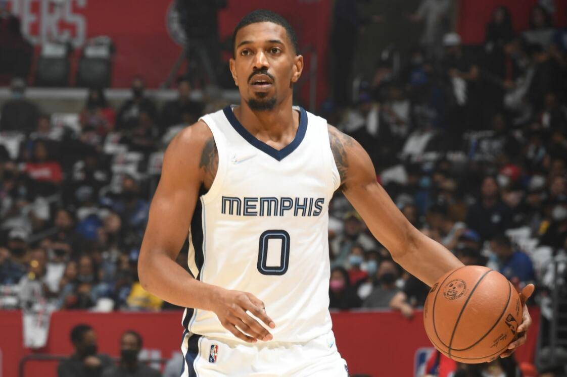 梅尔顿在太阳征战了一个赛季,2019年被交易到灰熊.