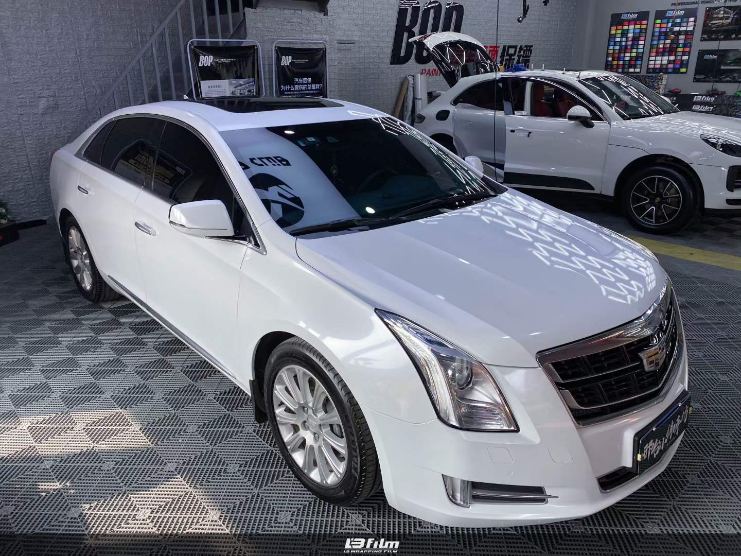 凯迪拉克-xts全车lb改色膜珠光白