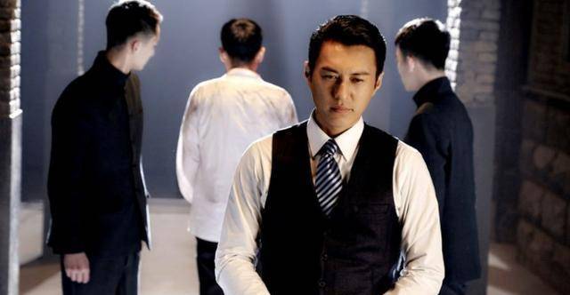 角色|首播收视第一！靳东又抽到王炸，他的“干部风”有多百试不爽？