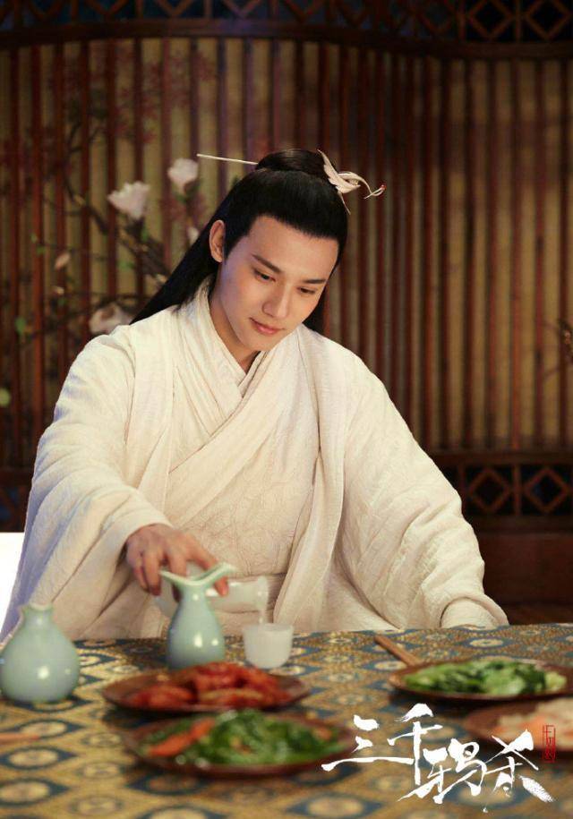 小杂役|《三千鸦杀》赵思露演绎软萌少女脱变气场女王，与男主相爱相杀