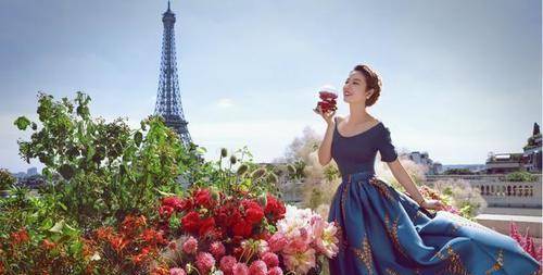 设计 林心如穿真丝裙装大玩透视,优雅不失性感,突显曼妙少女身材