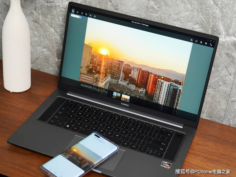 方面|大屏专业本谁更Pro？荣耀MagicBook 16 Pro对决联想小新Pro16