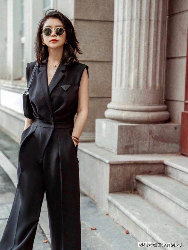 配饰 看来看去，还是觉得三木的“同色系”穿搭更时髦，真值得学