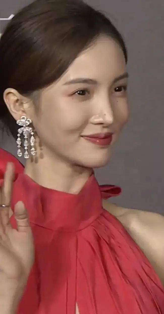 娄艺潇动脸的7位女星，一个比一个神奇，有人请医美专家鉴定自己纯天然
