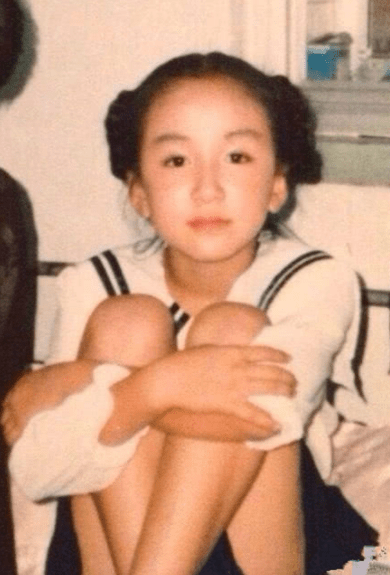 萧妈|“胡一菲”娄艺潇为何不红了?看她干过的那些事,就不奇怪了