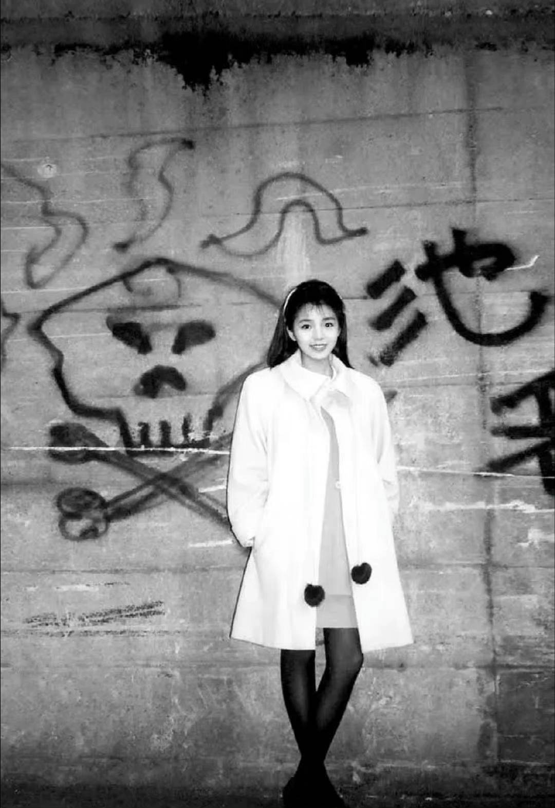 时尚 朱迅年轻时也太美了,清纯甜美如漫画少女,穿搭高级又时髦