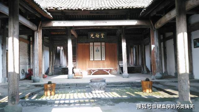 尚阳村的光裕堂梁柱上雕刻一个木球，竟600年不落尘，为什么呢