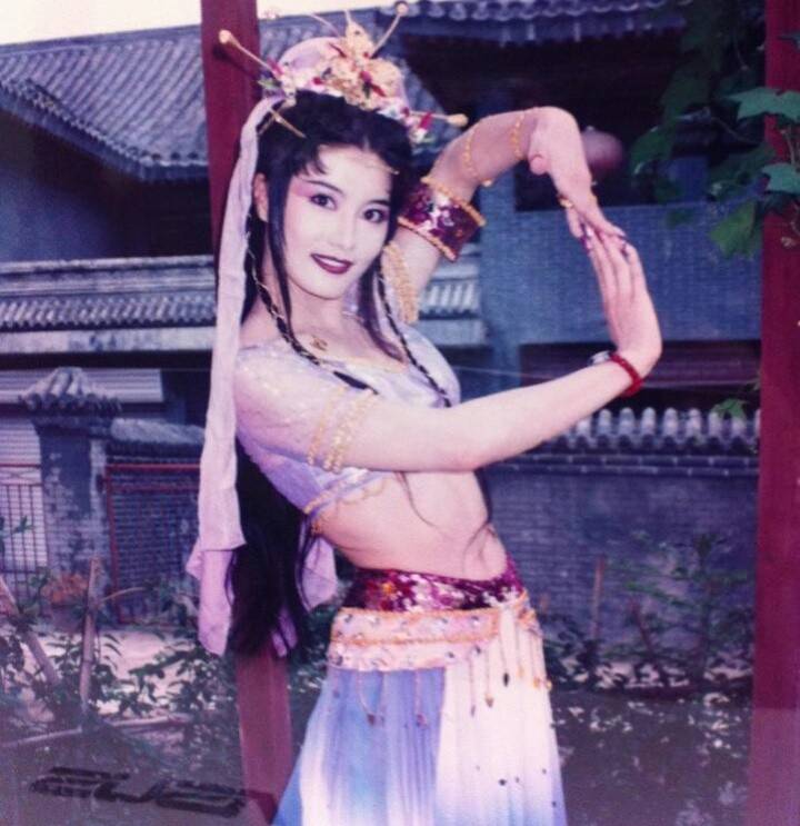 娄艺潇动脸的7位女星，一个比一个神奇，有人请医美专家鉴定自己纯天然