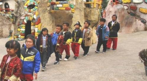 中国唯一的“小人国”，村庄酷似童话世界，住着上百个小矮人