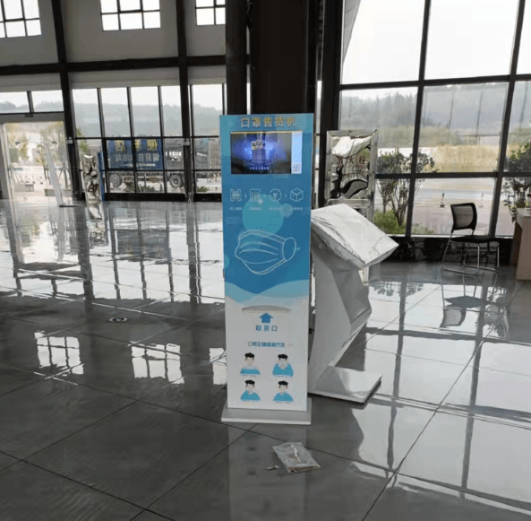 警惕疫情反弹,睿烨科技自助口罩售货机助力公共区域防疫