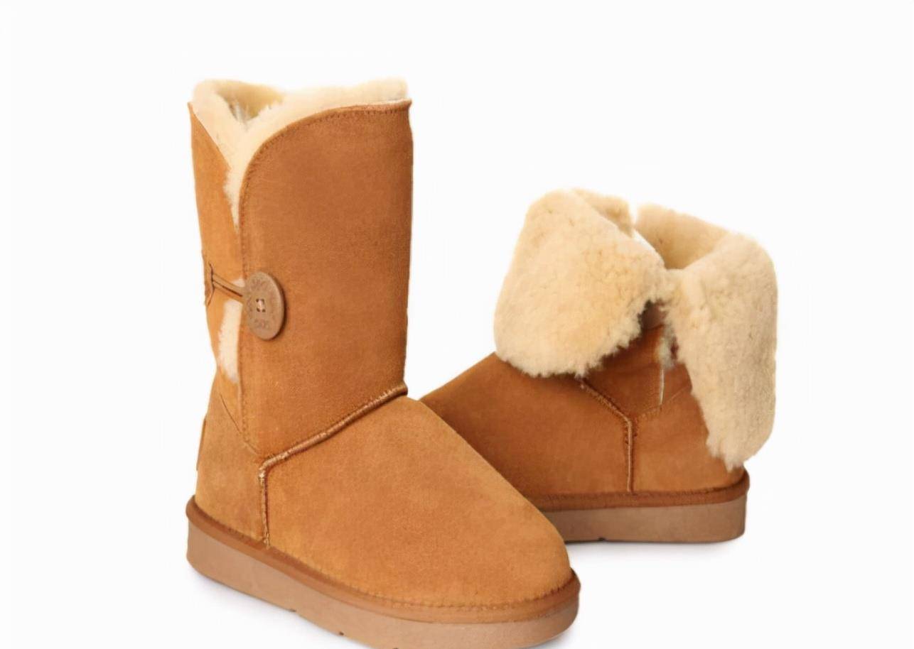 寒冬 雪地靴什么颜色好看