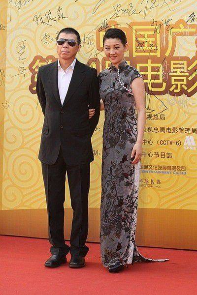 整体 徐帆一直都没变老,身材不仅没走样,连旗袍都驾驭得很完美