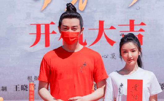 状态|毛晓彤的脸是怎么回事?难道刚要翻红,就要翻车了吗?