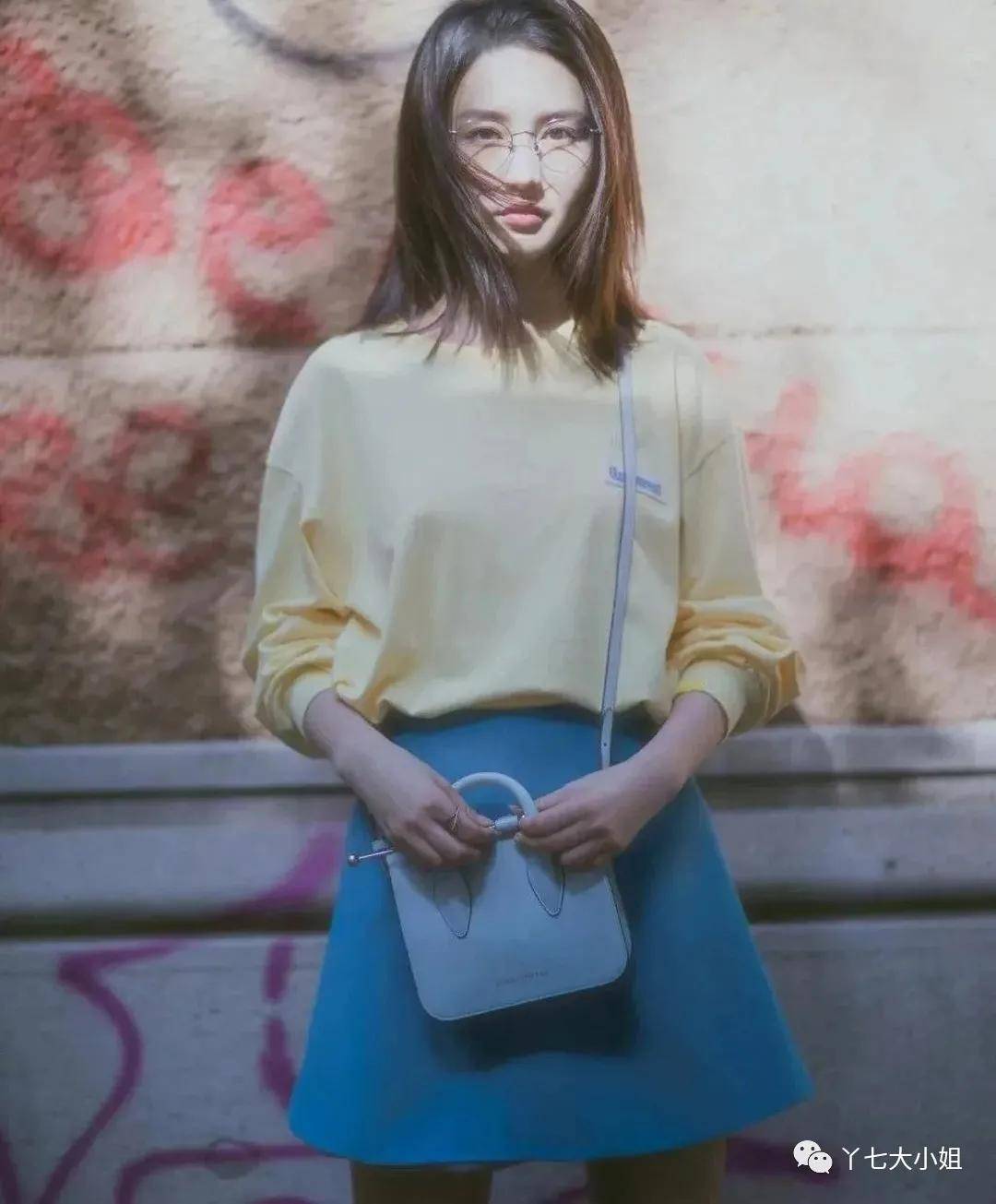 卫衣 卫衣+裙子=秋季最实用的混搭套路