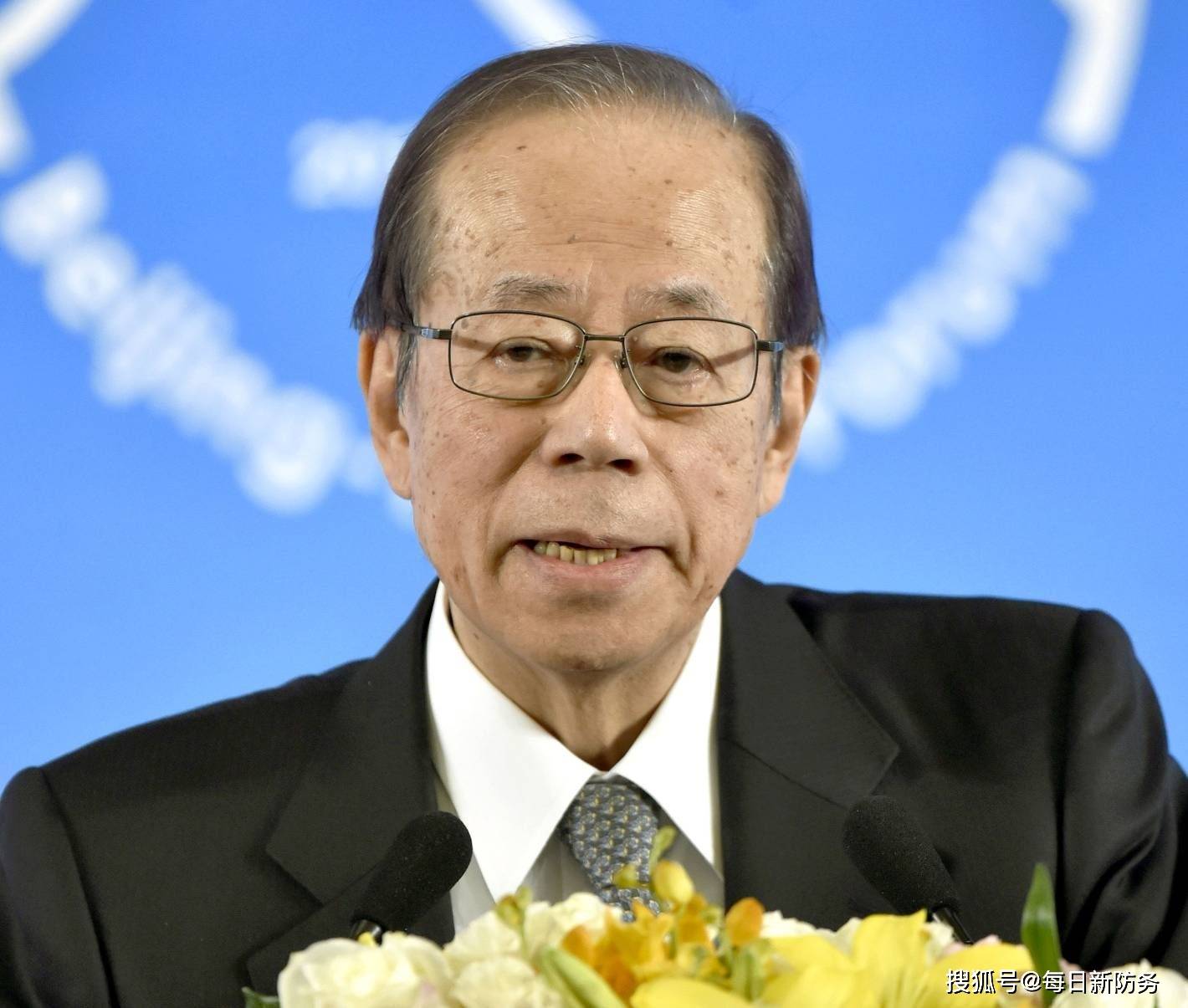 绕日列岛一圈后，美军回应“长中俄威风”，日本前首相怒批：愚蠢