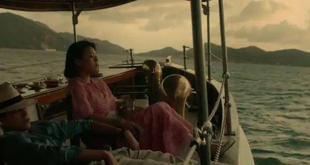 妈阁|小说影视化，张爱玲为什么PK不过严歌苓