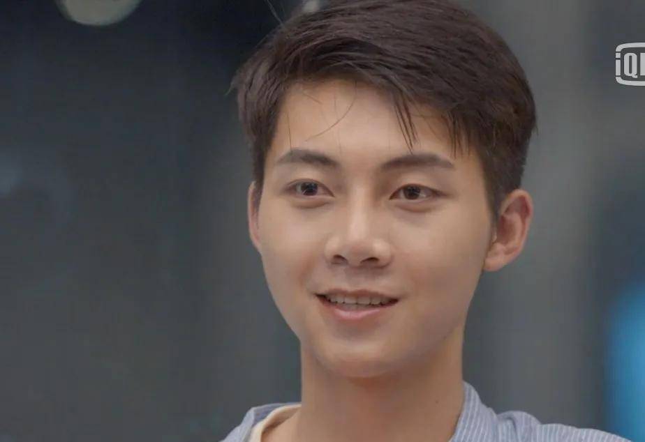 汪靖宗|机智的恋爱:男6乌兰线下霸气回怼网友,直播口无遮拦,直言醉酒驾车