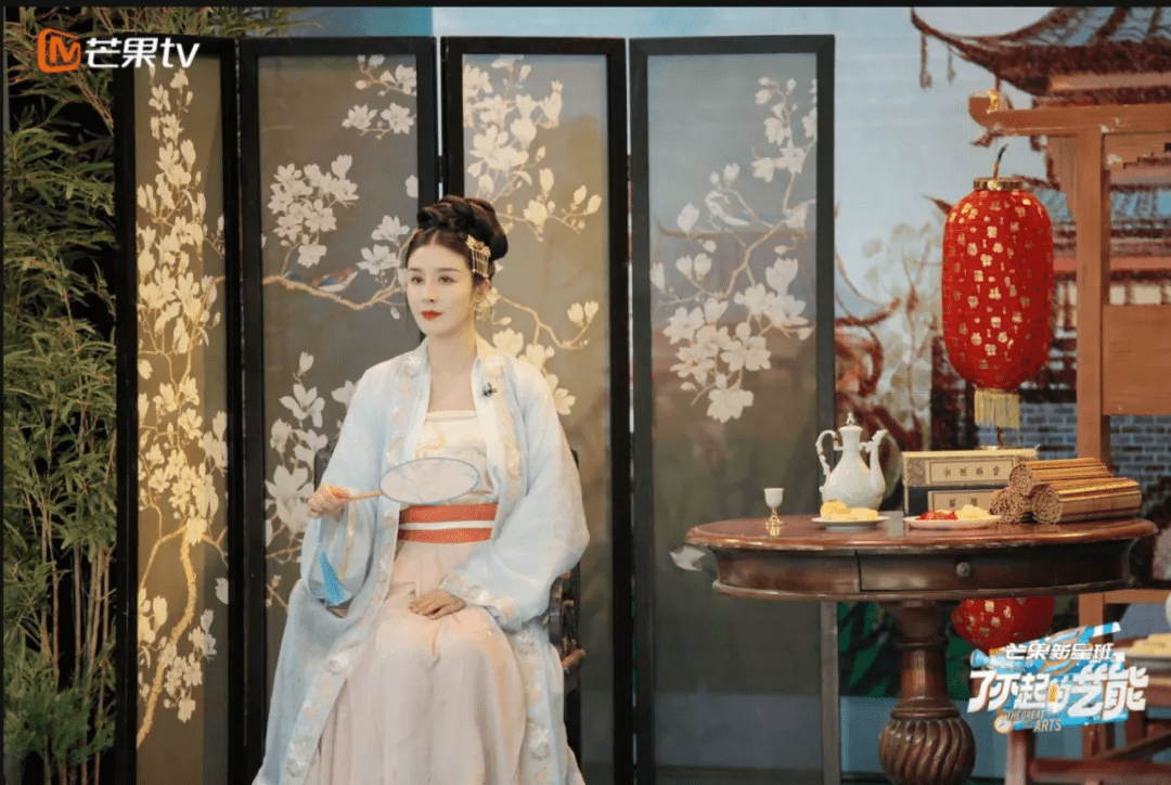 刘昱 汉服又出圈了，国风传统很火