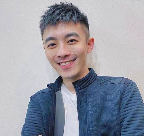 发型男生剪“小碎盖”短发很帅气，秋天留这3款发型，潮男气质不会差