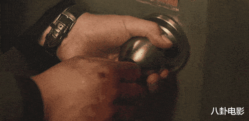 因为|网飞这大女主戏真是爽爆了，少女复仇卧底警局，真相始终扑朔迷离