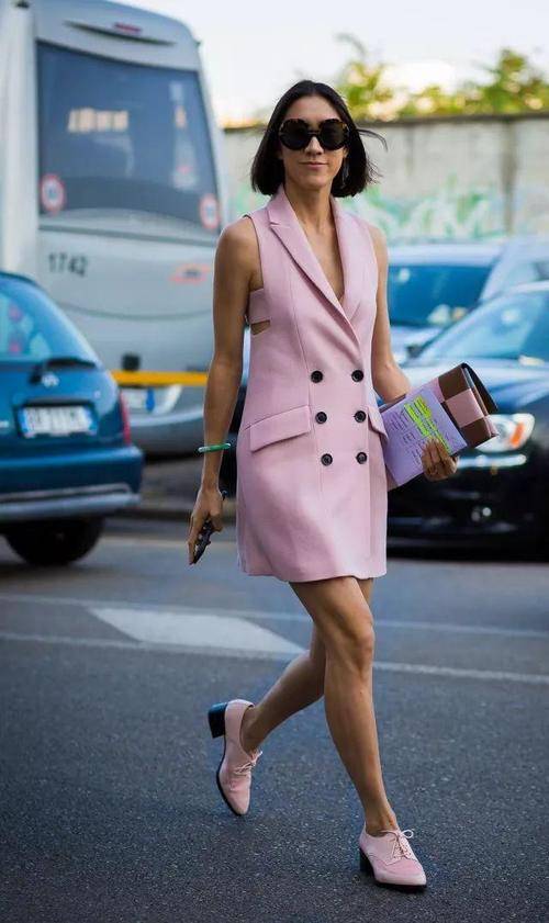 套装 穿好粉色让你一秒减龄,热巴虞书欣爱不释手,美到立刻重回18岁了