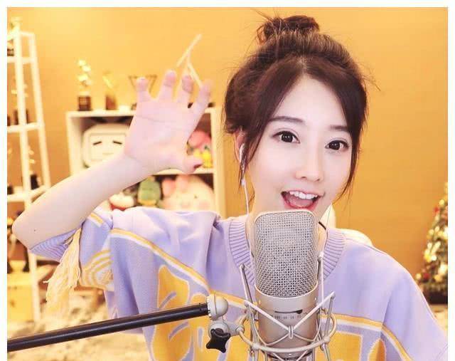 因为|冯提莫想从网红变明星，最后跌落神坛，“丢了西瓜也丢了芝麻”