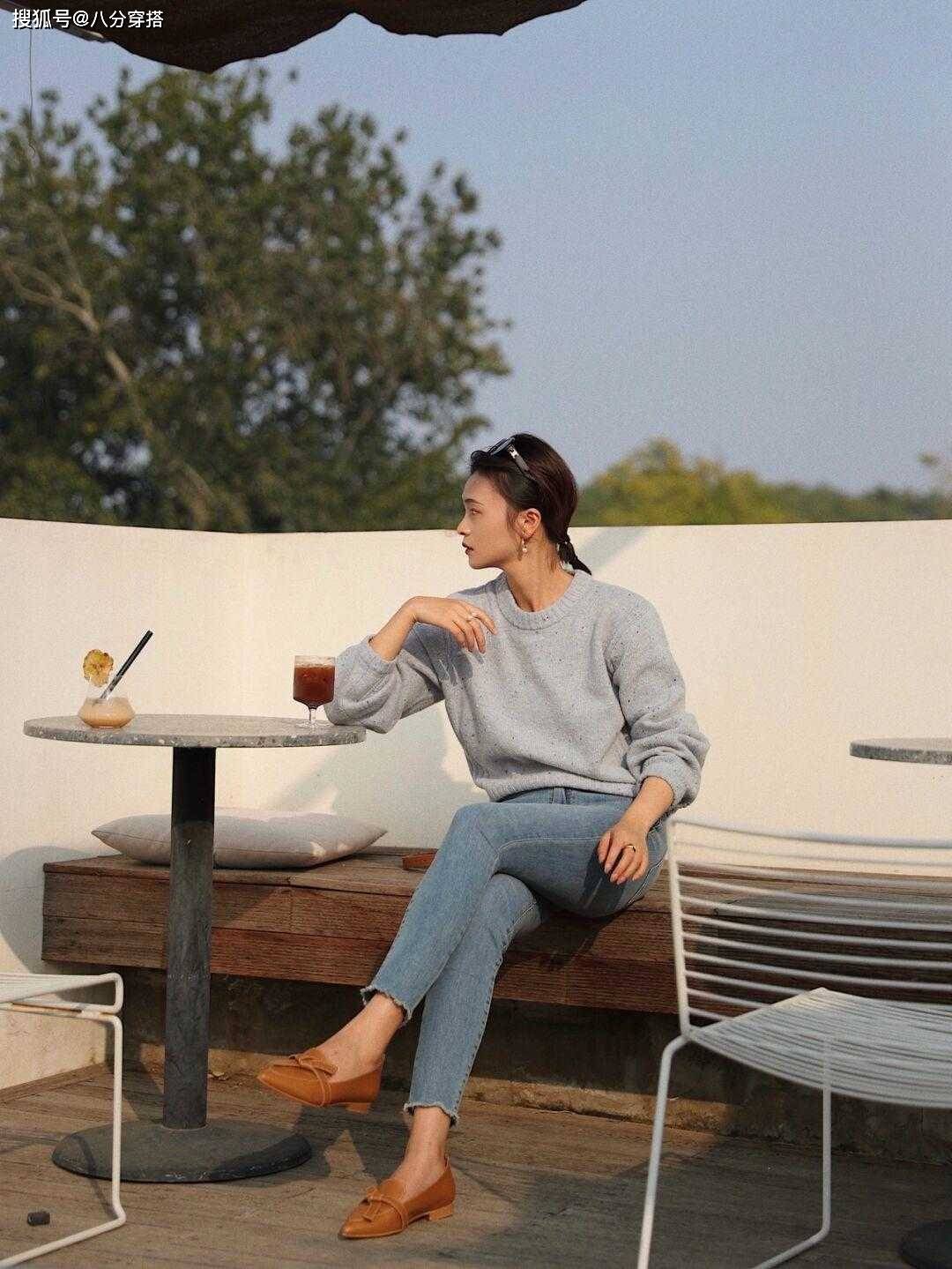 整体 紧身牛仔裤可不是什么非主流单品，冬天穿它出门，遮肉显瘦又显高