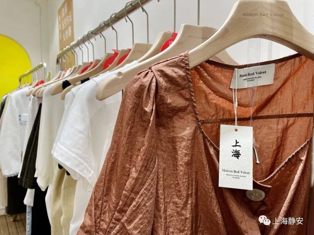 装袋 随意试穿、无店员跟随、自助买单!24小时无人自助式试衣店