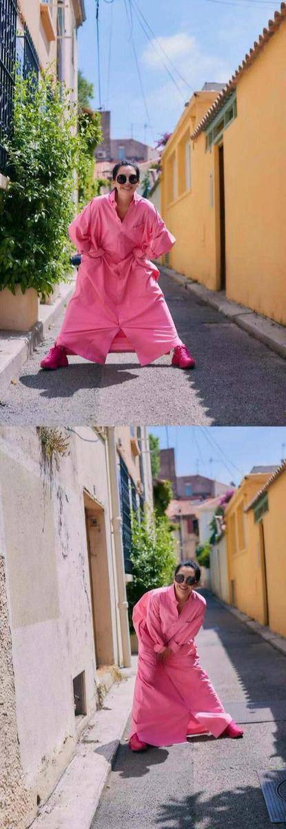 展现 许晴黄色长裙荡秋千，五十岁的许晴把生活过成了二十的样子