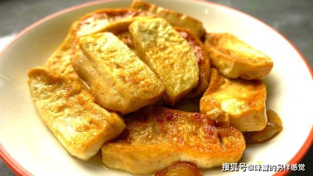 夏天|夏日炎炎,蒜香豆腐最开胃下饭,教你一个技巧,让豆腐更加嫩滑