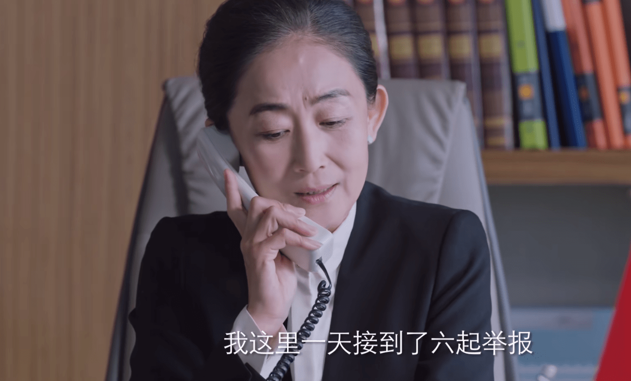 角色|人心叵测、反派成谜，《突围》剧情愈发高能，靳东、陈晓挑大梁