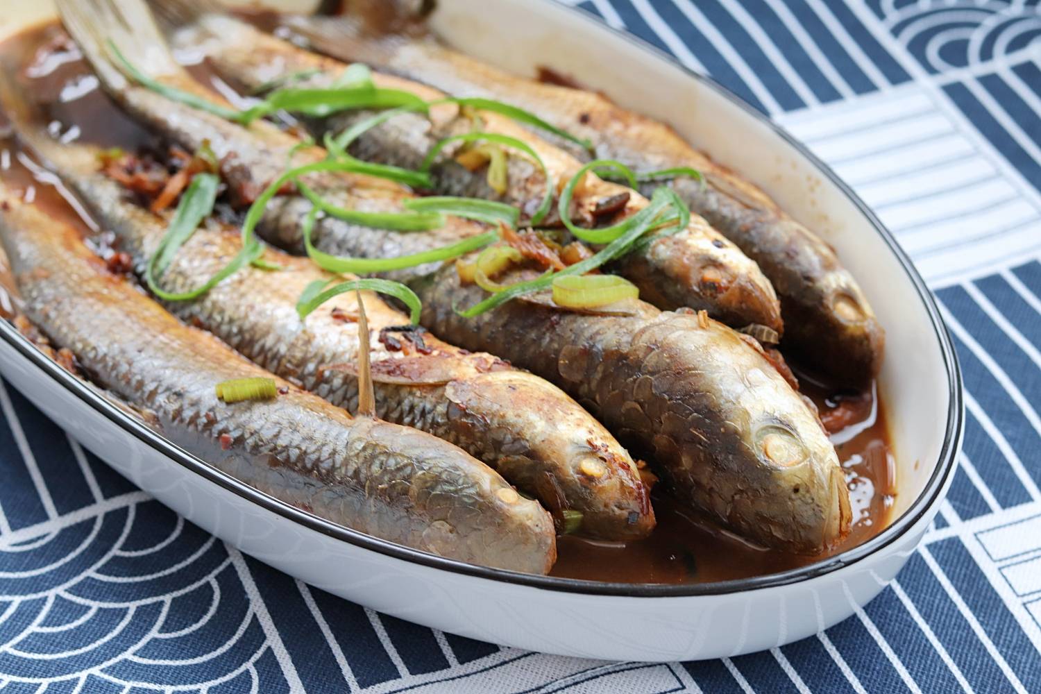 原创家常酱焖梭鱼酱香味道浓郁鱼肉鲜美下饭又解馋