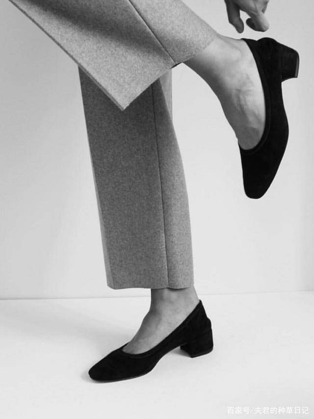 视觉 高跟鞋失宠了,今年流行这双“奶奶鞋”,搭阔腿裤,时髦还显瘦