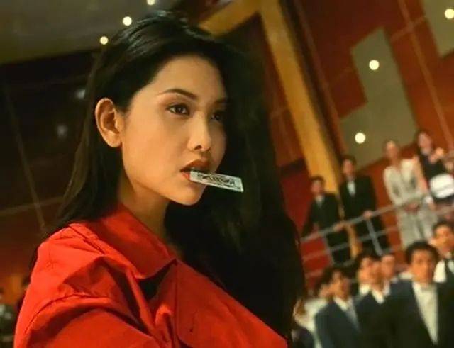 生活十大风情美人今昔颜值对比，有人颜垮了，有人优雅老去，差距真大