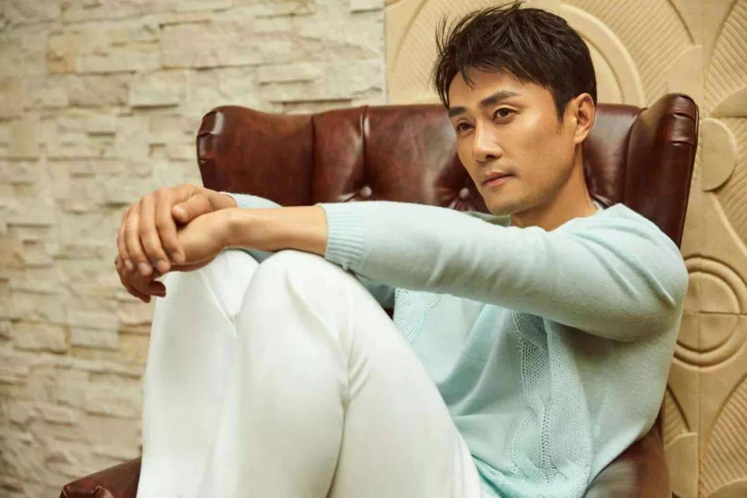 角色|《你迟到的许多年》里，“曹真大将军”章贺变身顶配的“大众男神”