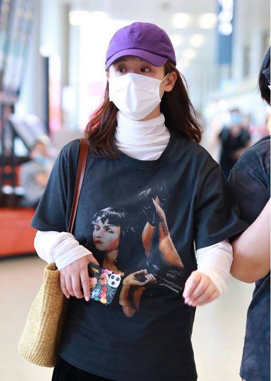 颧骨 马思纯瘦了后真像是换个人，颜值回归看着更嫩，颧骨突出真瘦不少