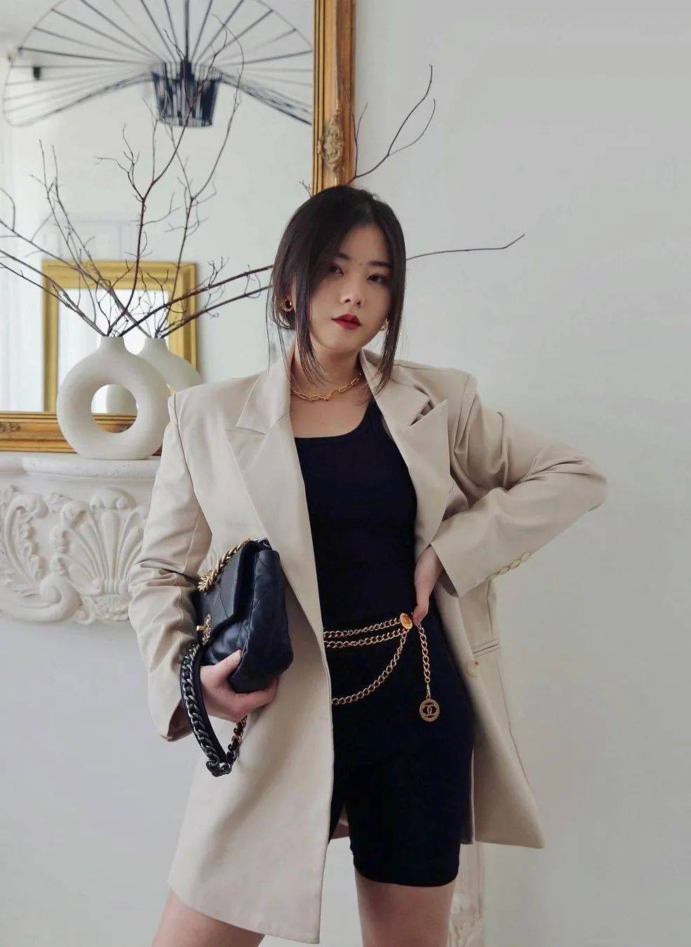 上半身 女星蒋欣瘦成Lisa 2.0？！到底什么情况呀…