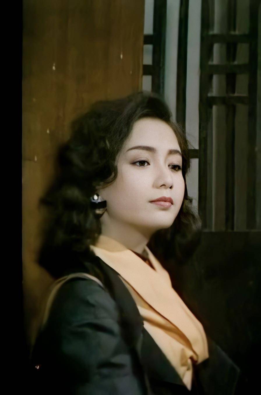 因为当年没觉察她的美貌，是我没眼光