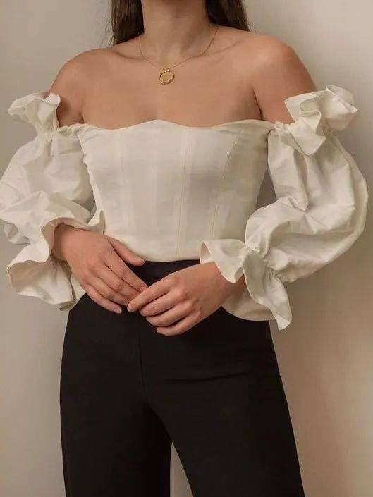 上半身 女星蒋欣瘦成Lisa 2.0？！到底什么情况呀…