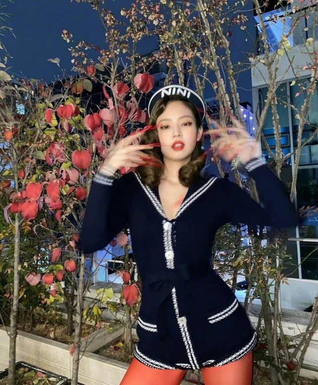 金智妮|Jennie美杜莎造型曝光，万圣节装扮好有感觉，cos的还原吗