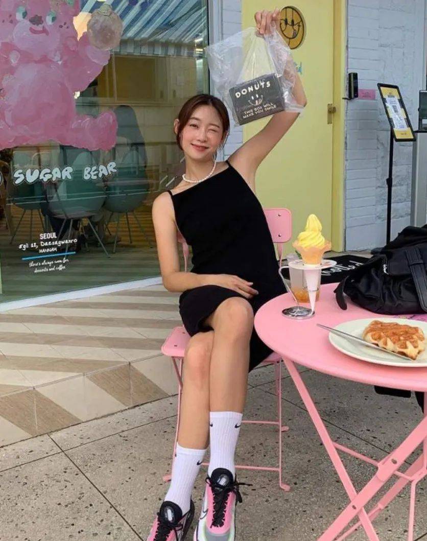 设计 女星蒋欣瘦成 Lisa 2.0？！网友：差点认不出来…