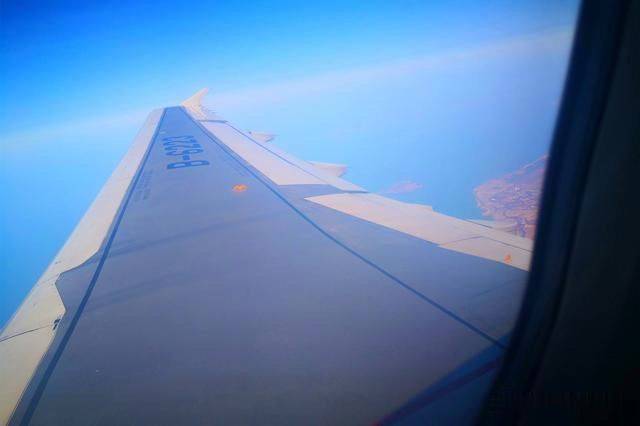 晴天从烟台坐飞机，在空中很容易俯瞰到龙口市的桑岛