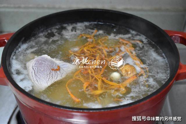 煲汤放什么调味 ee51e24fbef34b4e9435f5d930dbbf2e.jpeg
