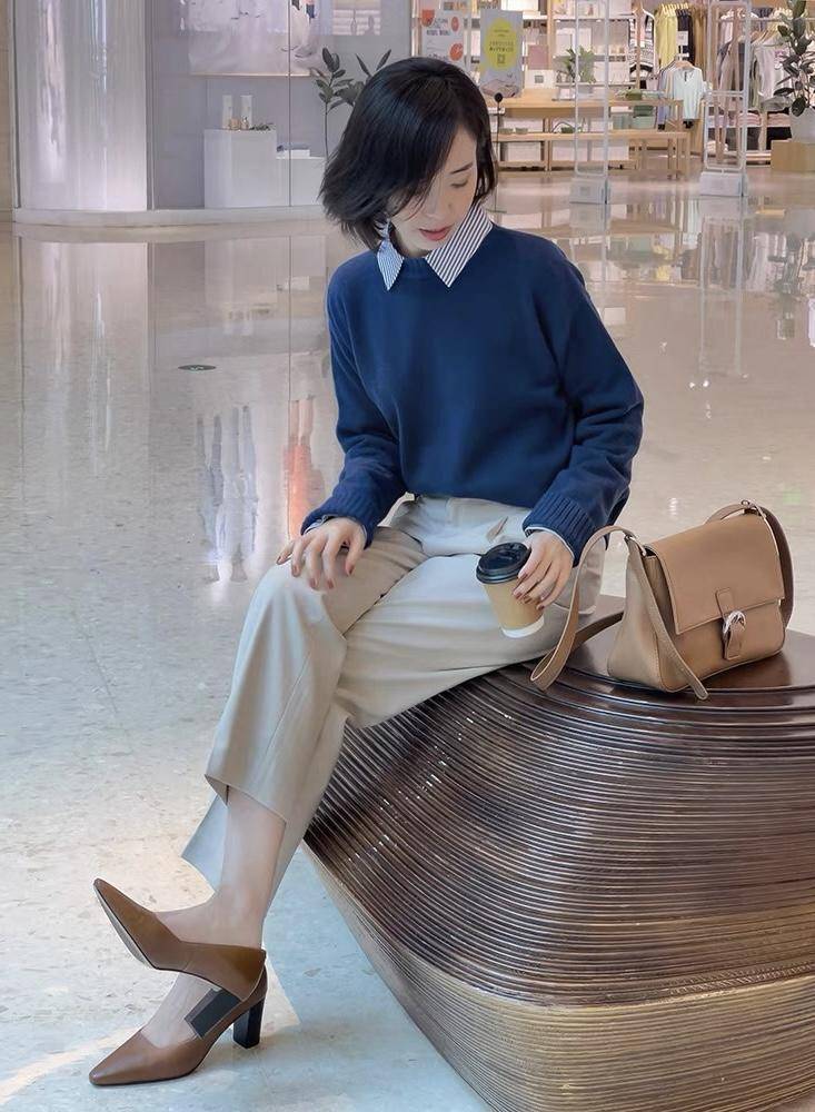 身材 秋冬，为自己来点色彩？用“彩色针织衫”的穿搭法则，减龄又时髦